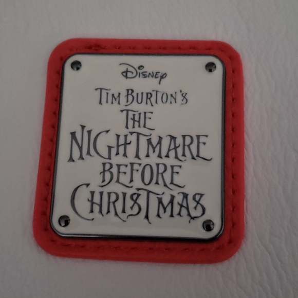 Loungefly NIGHTMARE BEFORE CHRISTMAS ZERO wristlet - Picture 2 of 5